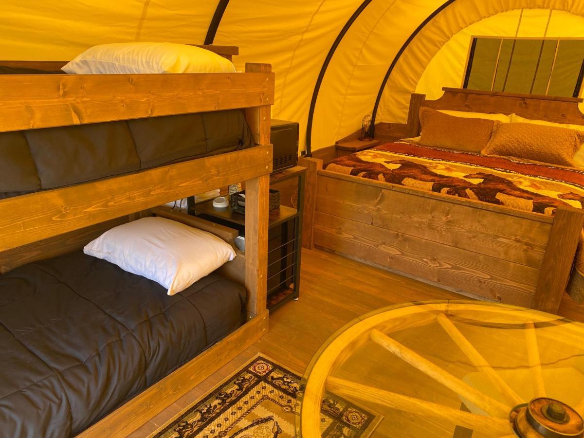 Smoky Hollow Outdoor Resort Covered Wagon Sevierville Exterior foto
